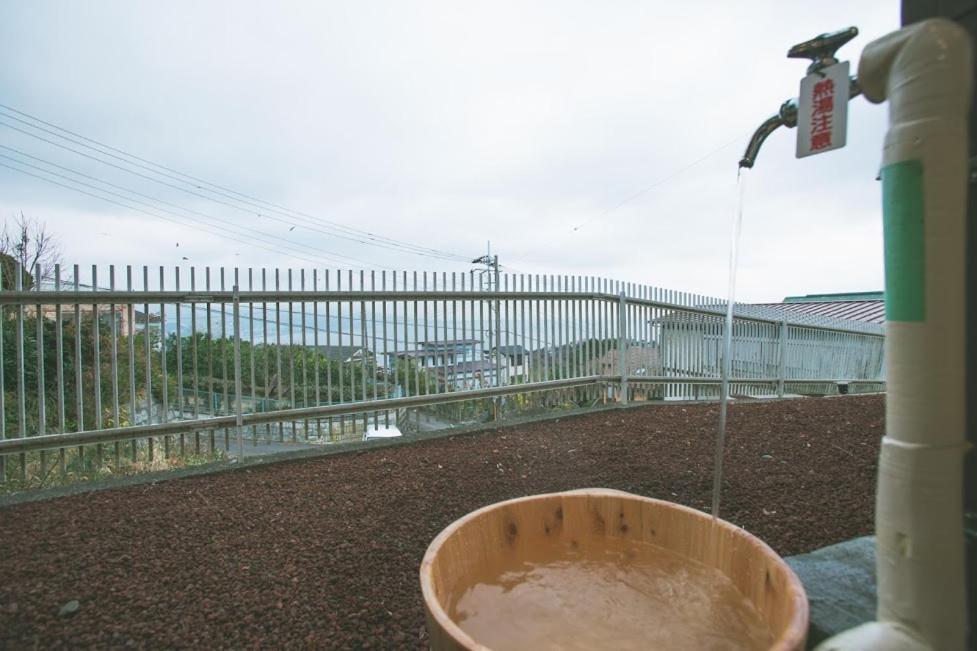 熱海の海が一望できる温泉付貸別荘 満月あじろ Mitsukiajiro 熱海市 エクステリア 写真